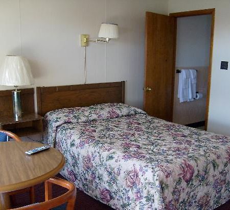 Budget Inn Whitehall Ngoại thất bức ảnh